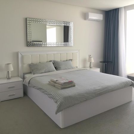 Stylish Riverside Apartments In Riviera Complex Mykolajiv Exteriér fotografie
